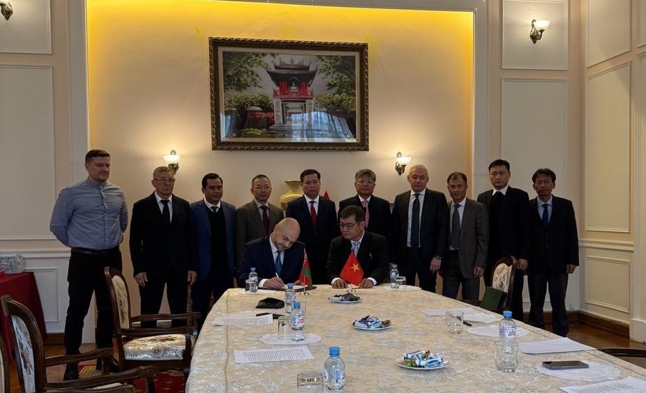 VRG tăng cường hợp tác với Công ty thương mại dầu khí quốc gia Belarus, Liên bang Nga
